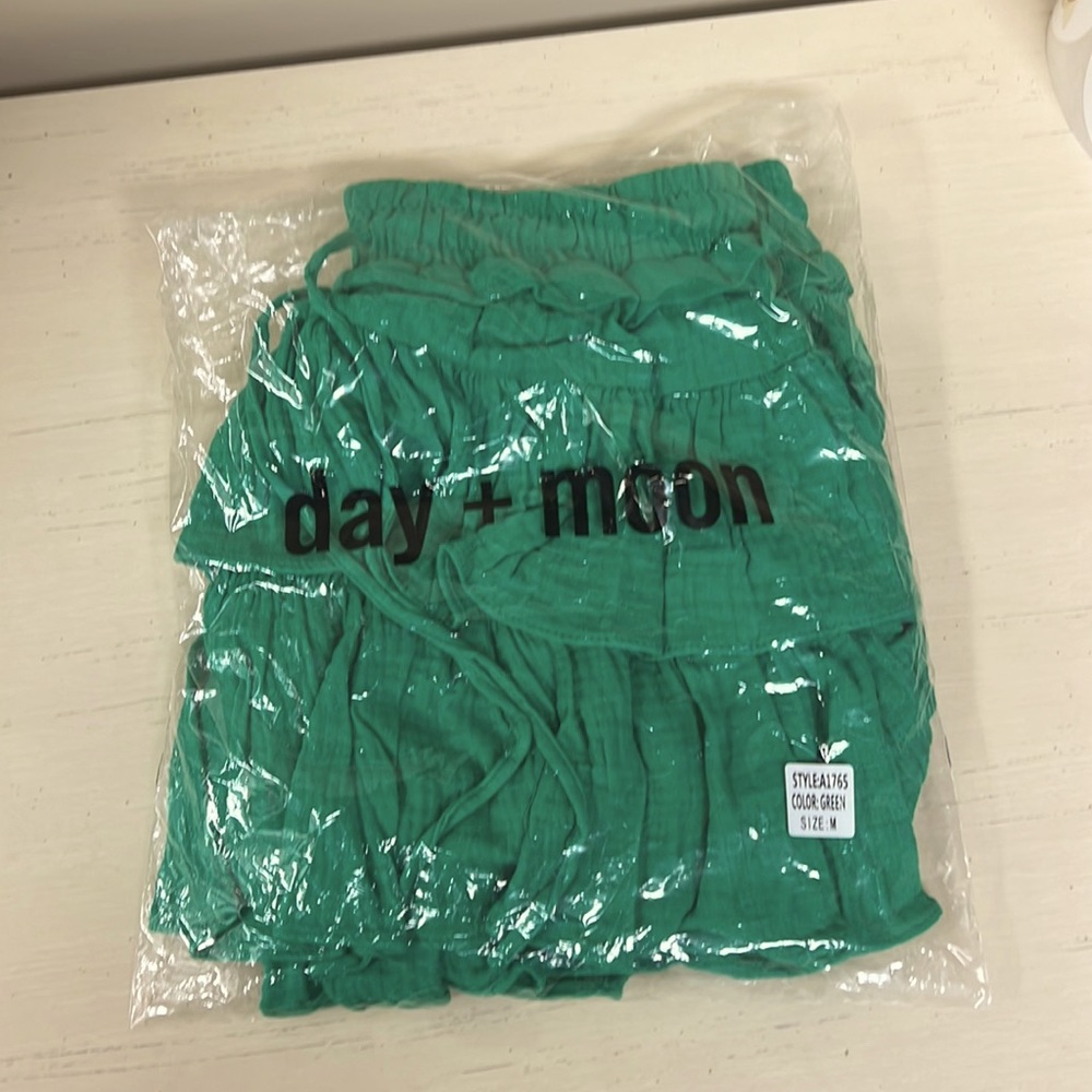 GREEN - DAY + MOON-FLOUNCE TIERED MINI GAUZE SKORT - Picture 11 of 11